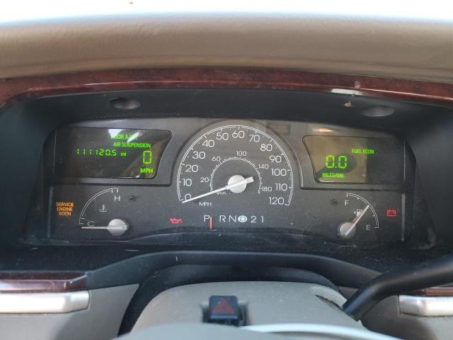 1LNHM81W53Y700476 - 2003 LINCOLN TOWN CAR EXECUTIVE RED photo 9