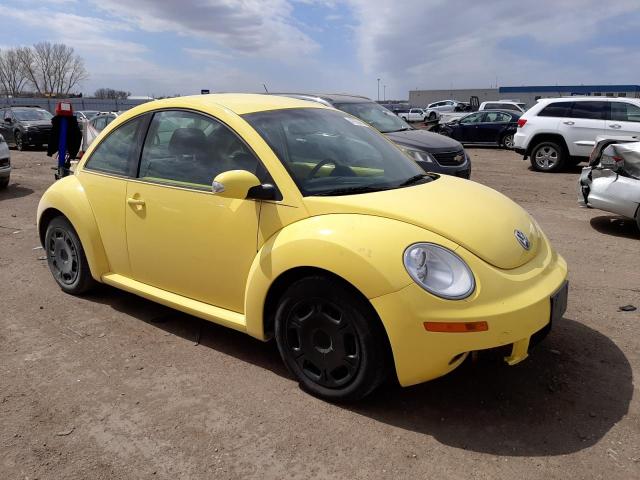 3VWPW3AG9AM014243 - 2010 VOLKSWAGEN NEW BEETLE YELLOW photo 4