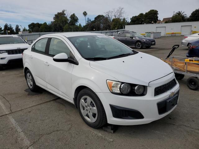 1G1JA5SG2F4129960 - 2015 CHEVROLET SONIC LS WHITE photo 4