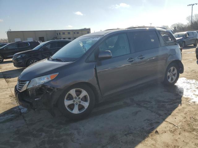 2016 TOYOTA SIENNA LE, 