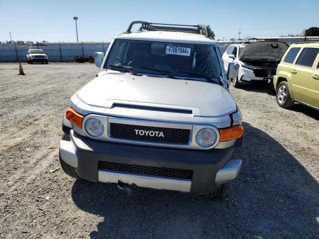 JTEBU11F98K051627 - 2008 TOYOTA FJ CRUISER SILVER photo 5