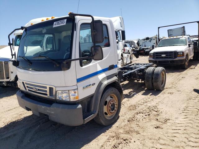 3FRLL45Z26V339932 - 2006 FORD LOW CAB FO LCF450 WHITE photo 1