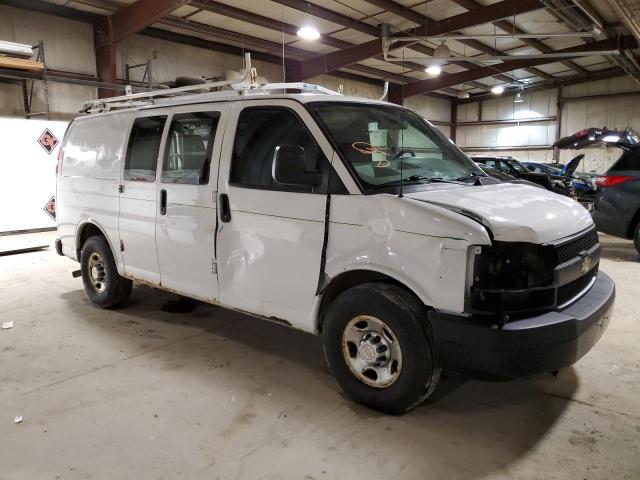 1GCWGFCG3E1167150 - 2014 CHEVROLET EXPRESS G2 WHITE photo 4