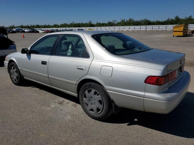 4T1BF22K9YU114080 - 2000 TOYOTA CAMRY LE SILVER photo 2
