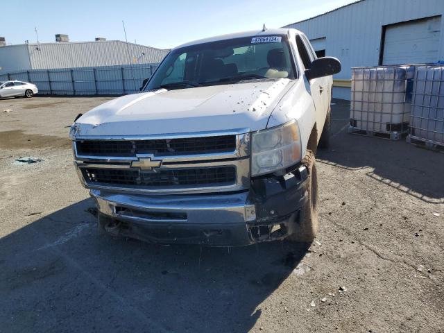 1GCHK29K17E571166 - 2007 CHEVROLET SILVERADO K2500 HEAVY DUTY WHITE photo 5