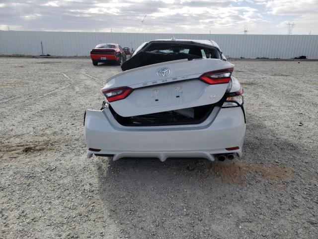 4T1G11AK9RU201074 - 2024 TOYOTA CAMRY SE NIGHT SHADE WHITE photo 6