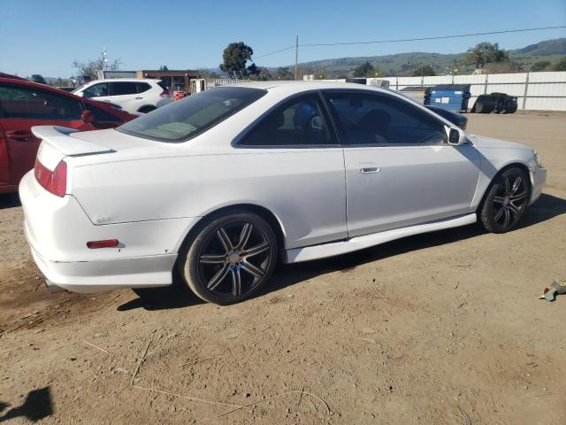 1HGCG2249WA008865 - 1998 HONDA ACCORD LX WHITE photo 3