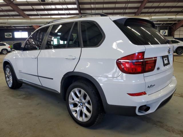 5UXZV4C54BL409559 - 2011 BMW X5 XDRIVE35I WHITE photo 2