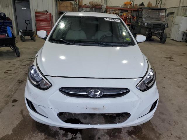 KMHCT4AE5GU151243 - 2016 HYUNDAI ACCENT SE WHITE photo 5