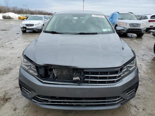 1VWDT7A36HC070300 - 2017 VOLKSWAGEN PASSAT R-LINE ნაცრისფერი ფოტო 5
