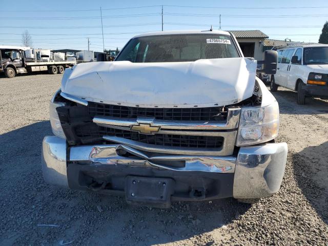 1GCHK29K68E109672 - 2008 CHEVROLET SILVERADO K2500 HEAVY DUTY WHITE photo 5