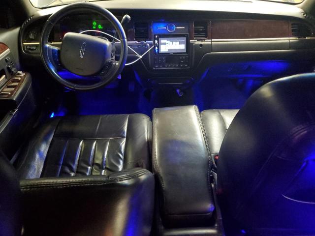 2LNBL8EVXAX618525 - 2010 LINCOLN TOWN CAR EXECUTIVE L BLACK photo 8