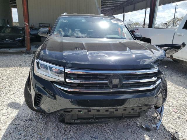 1V2WC2CAXMC234697 - 2021 VOLKSWAGEN ATLAS CROS SE Черный фото 5