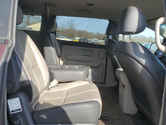 KNDMB5C15H6313180 - 2017 KIA SEDONA LX MAROON photo 11
