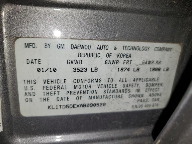 KL1TD5DEXAB090520 - 2010 CHEVROLET AVEO LS GRAY photo 12