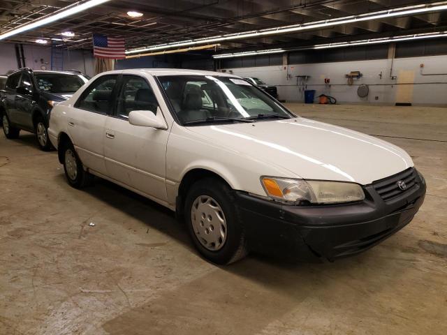 4T1BG22K4VU762757 - 1997 TOYOTA CAMRY CE WHITE photo 4