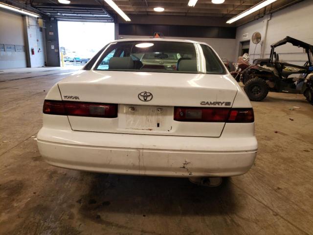 4T1BG22K4VU762757 - 1997 TOYOTA CAMRY CE WHITE photo 6