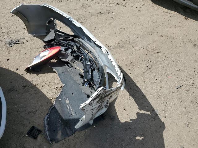 19UDE2F71JA001447 - 2018 ACURA ILX PREMIUM TECH თეთრი ფოტო 12