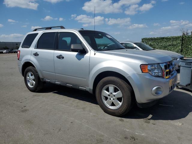 1FMCU0DG3CKC27695 - 2012 FORD ESCAPE XLT SILVER photo 4