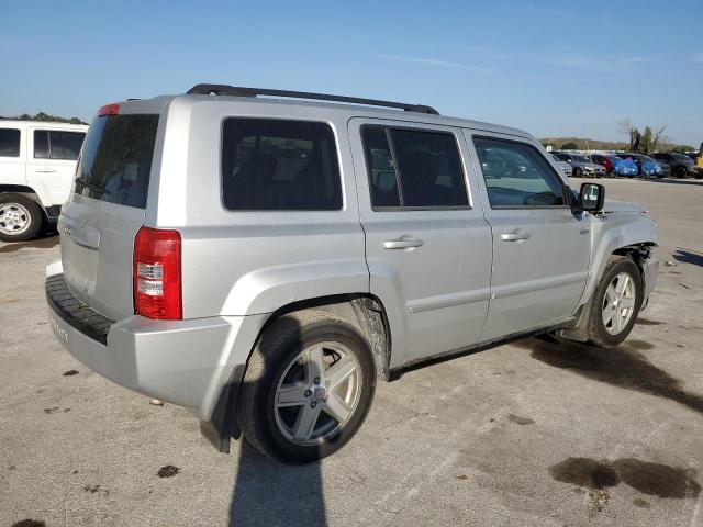 1J4NT1GB7AD621542 - 2010 JEEP PATRIOT SPORT SILVER photo 3