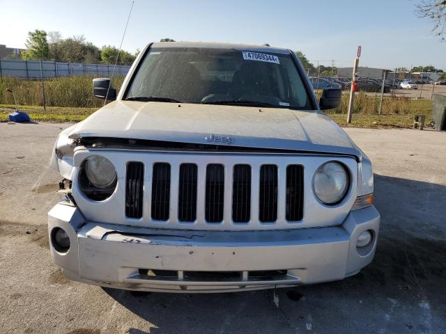 1J4NT1GB7AD621542 - 2010 JEEP PATRIOT SPORT SILVER photo 5