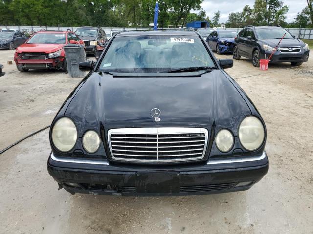 WDBJF72F4VA468987 - 1997 MERCEDES-BENZ E 420 BLACK photo 5