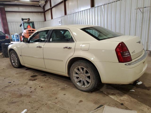 2C3JA63H15H664868 - 2005 CHRYSLER 300C CREAM photo 2