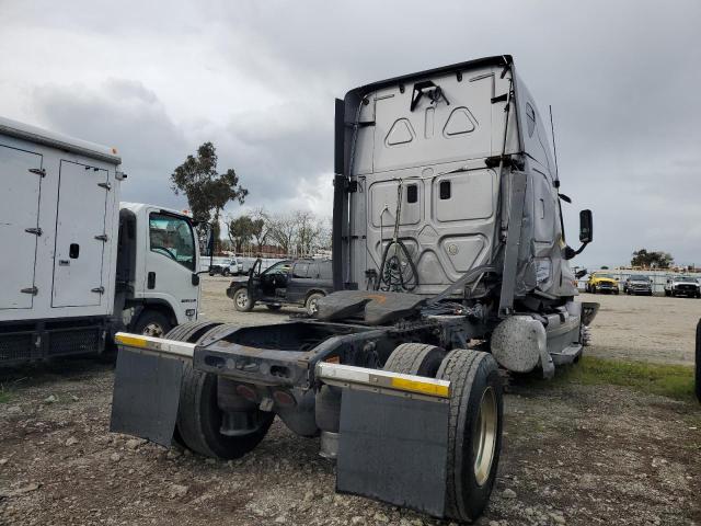 1FUJGLDR9CSBH9648 - 2012 FREIGHTLINER CASCADIA 1 SILVER photo 4