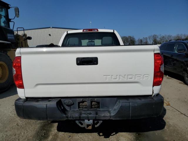 5TFUW5F10HX601635 - 2017 TOYOTA TUNDRA DOUBLE CAB SR/SR5 WHITE photo 6