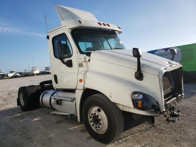 3AKBGDDV2HSJG8274 - 2017 FREIGHTLINER CASCADIA 1 WHITE photo 1