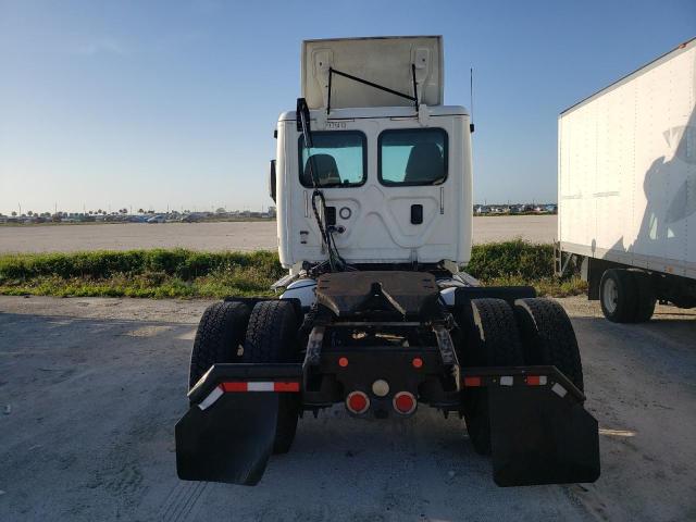 3AKBGDDV2HSJG8274 - 2017 FREIGHTLINER CASCADIA 1 WHITE photo 6