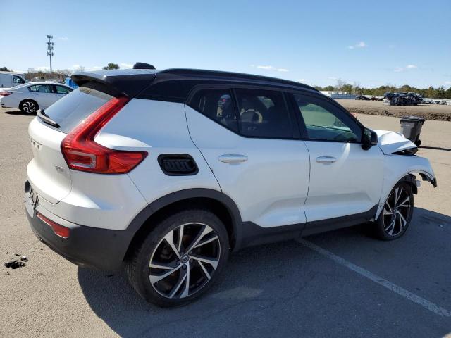 YV4AC2HM1K2071744 - 2019 VOLVO XC40 T4 R-DESIGN WHITE photo 3