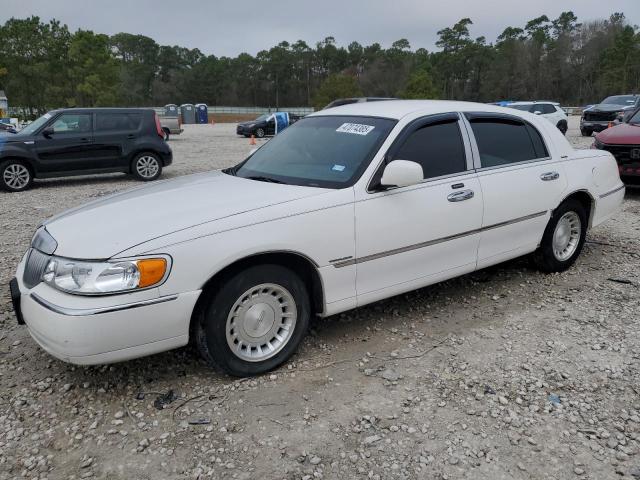 1LNHM81W91Y650775 - 2001 LINCOLN TOWN CAR EXECUTIVE Weiß Foto 1