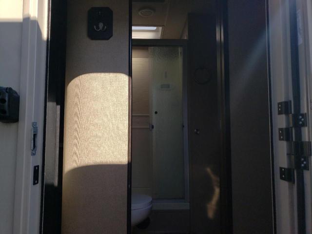 573TR3720J3313506 - 2018 GRAN REFLECTION TAN photo 9