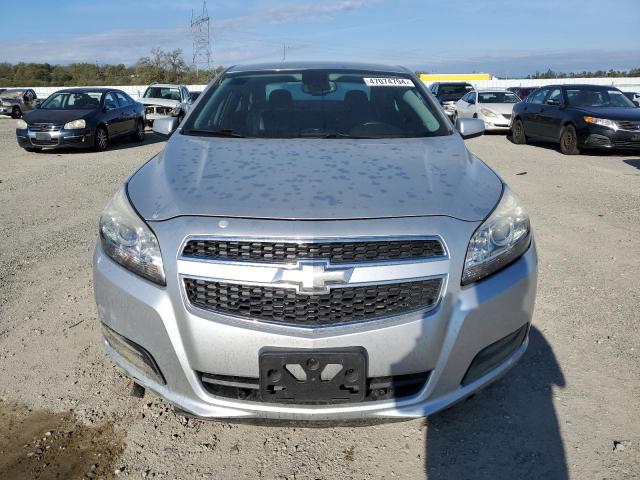1G11D5RR0DF110680 - 2013 CHEVROLET MALIBU 1LT 银色 照片 5