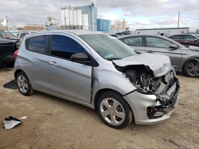 KL8CB6SA2KC756004 - 2019 CHEVROLET SPARK LS SILVER photo 4