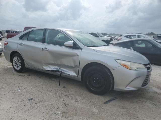 4T4BF1FK7GR568479 - 2016 TOYOTA CAMRY LE SILVER photo 4