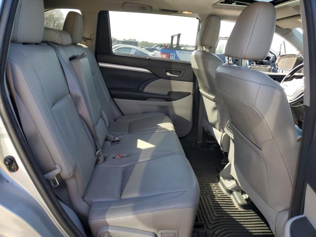 5TDJKRFH1FS174858 - 2015 TOYOTA HIGHLANDER XLE 银色 照片 11