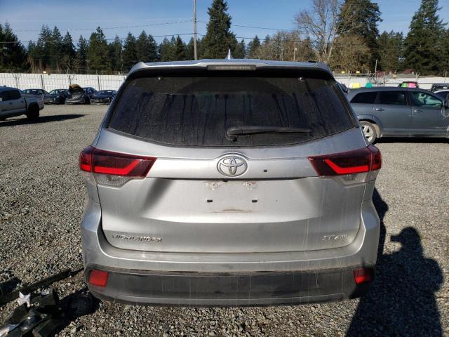 5TDJZRFH2KS601373 - 2019 TOYOTA HIGHLANDER SE SILVER photo 6