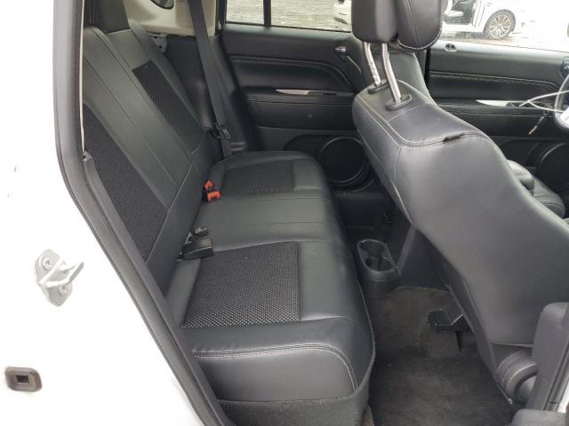 1C4NJDEB8GD558766 - 2016 JEEP COMPASS LATITUDE 白色 照片 10