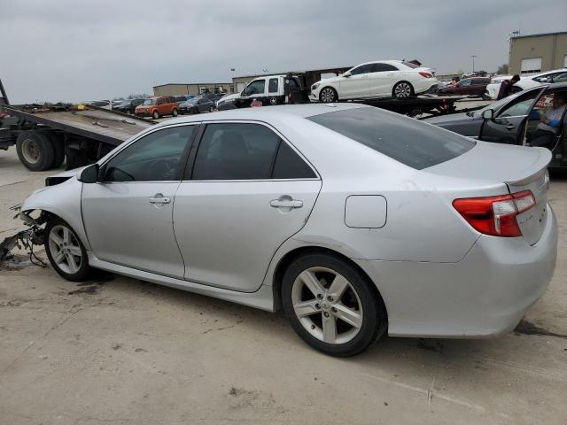 4T1BF1FK0CU067017 - 2012 TOYOTA CAMRY BASE SILVER photo 2