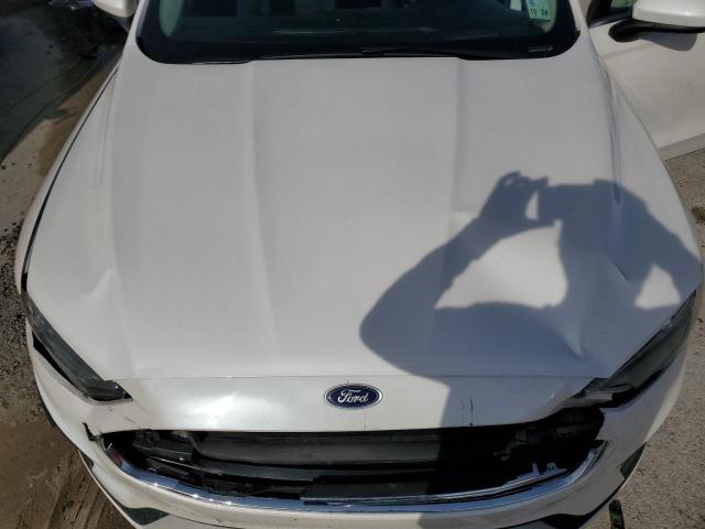 3FA6P0HD4LR184513 - 2020 FORD FUSION SE WHITE photo 11