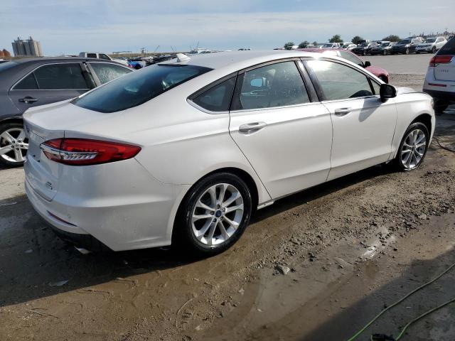 3FA6P0HD4LR184513 - 2020 FORD FUSION SE WHITE photo 3