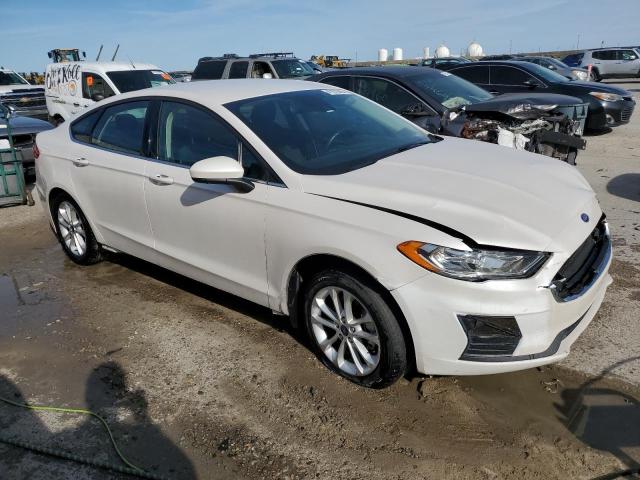 3FA6P0HD4LR184513 - 2020 FORD FUSION SE WHITE photo 4