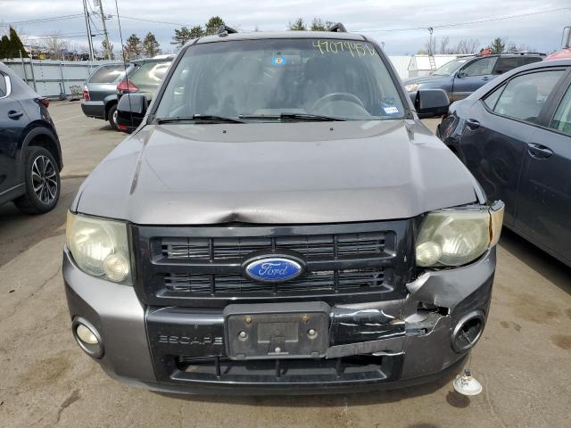 1FMCU0DG0BKB97618 - 2011 FORD ESCAPE XLT GRAY photo 5