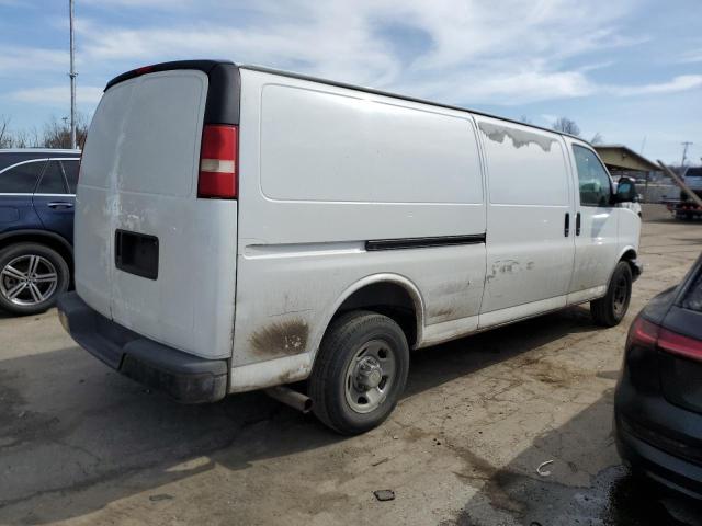 1GCGG29U571250219 - 2007 CHEVROLET EXPRESS G2 WHITE photo 3