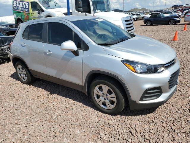 3GNCJKSB5JL304991 - 2018 CHEVROLET TRAX LS GRAY photo 4