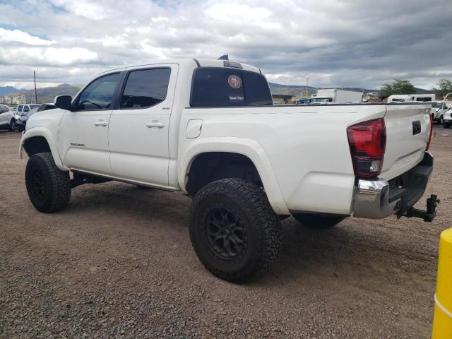 3TMAZ5CN5JM068694 - 2018 TOYOTA TACOMA DOUBLE CAB WHITE photo 2