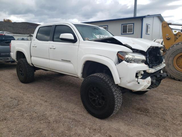 3TMAZ5CN5JM068694 - 2018 TOYOTA TACOMA DOUBLE CAB WHITE photo 4