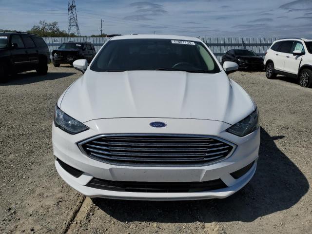 3FA6P0HDXHR313796 - 2017 FORD FUSION SE WHITE photo 5